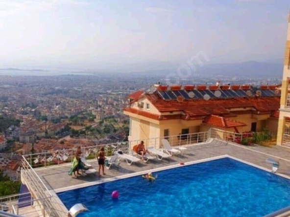 sea view 2-bed apartment