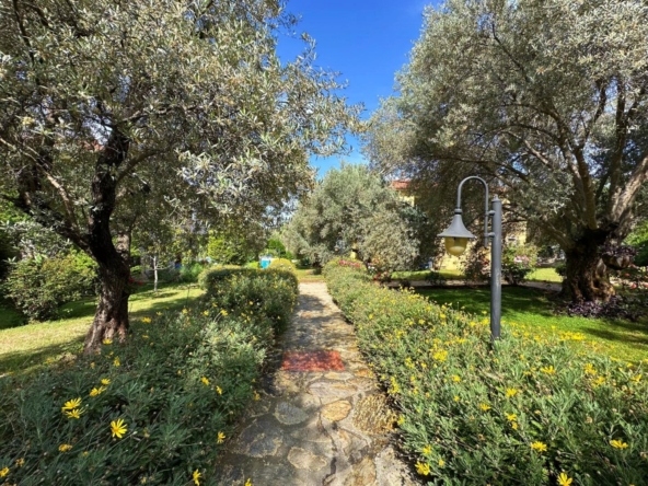 renovated key-ready 2-bed apartment