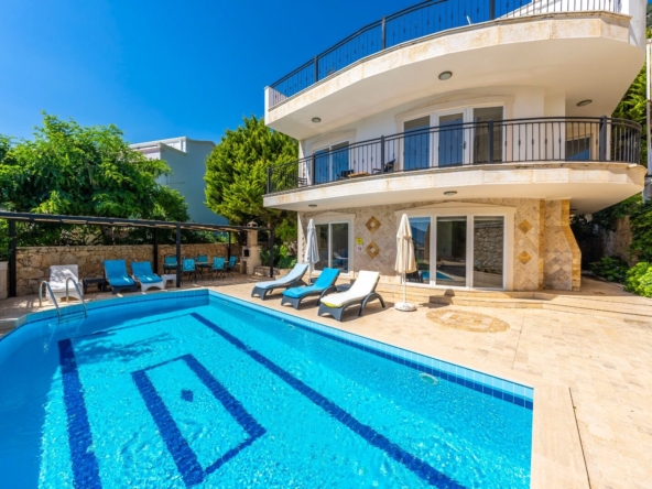 Furnished sea view villa for sale