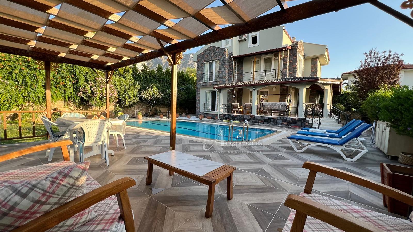 7-Bedroom large villa