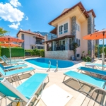 Traditional 5-bedroom