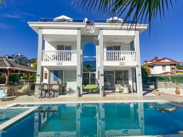 4-bed villa for sale in Hisaronu