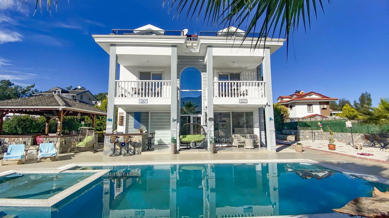 4-bed villa for sale in Hisaronu