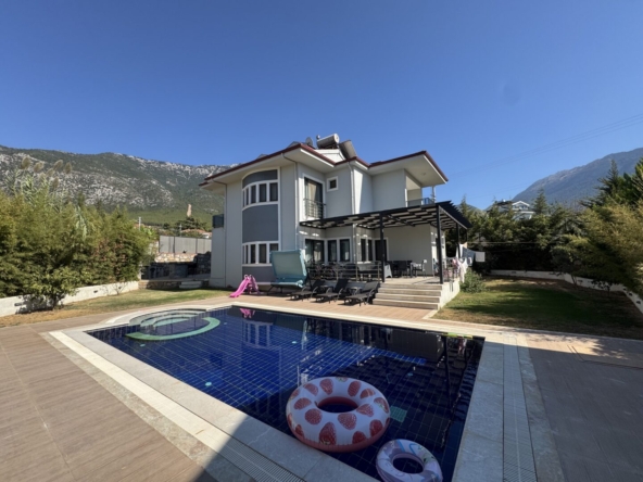 5-bed villa in Ovacik
