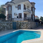 detached 3-bed villa in Kadikoy