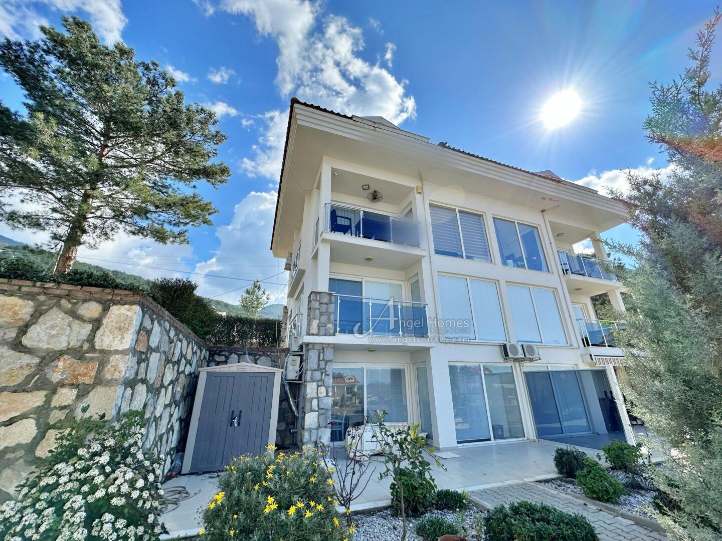 3-Bed upper duplex apartment