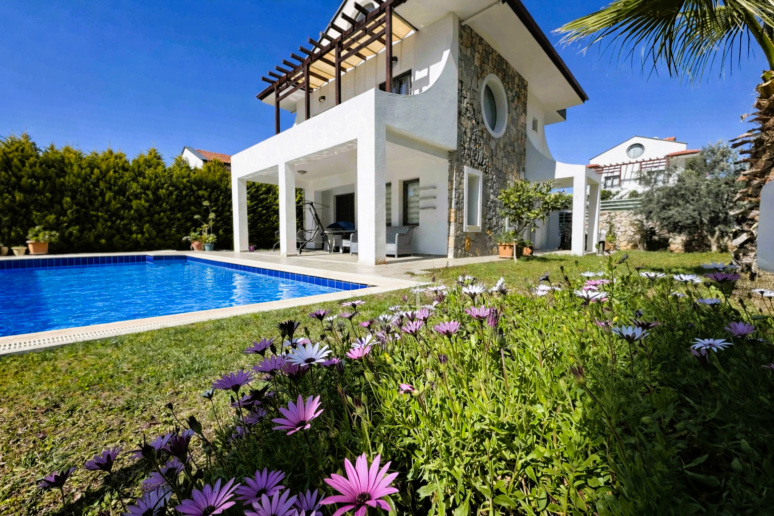 furnished 4 bed villa