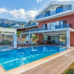 4-bed villa with a private pol in Ovacik