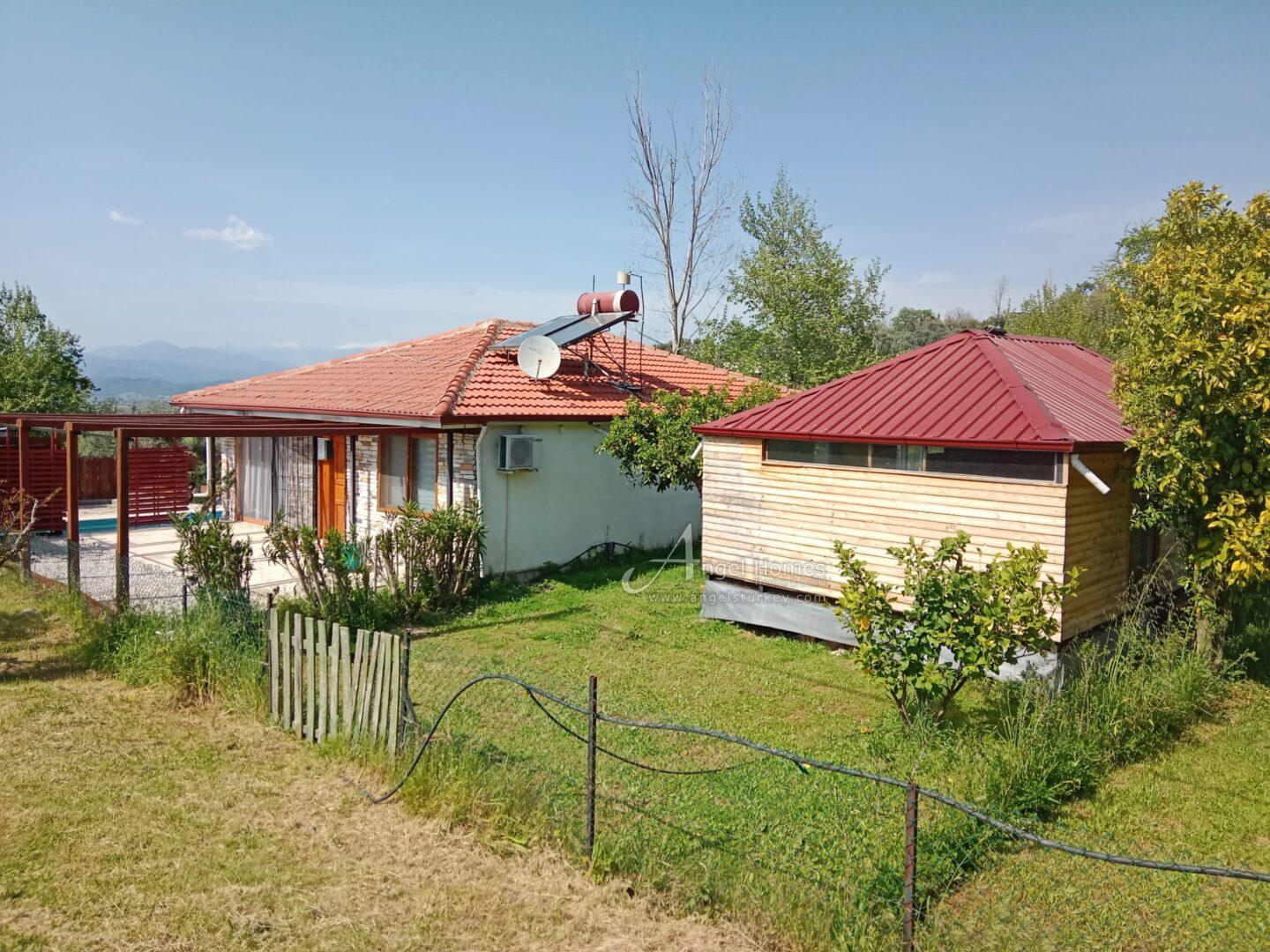 Bungalow with annex Kadikoy
