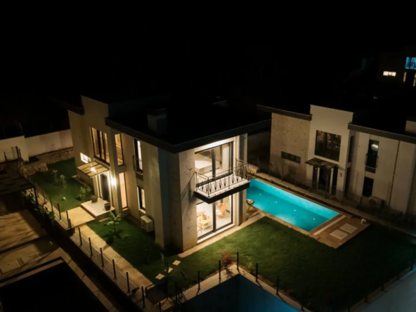new 4-bed villas