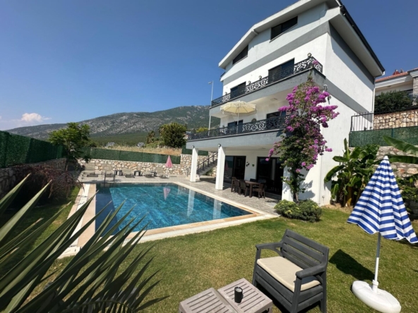 modern 4-bed villa in Ovacik
