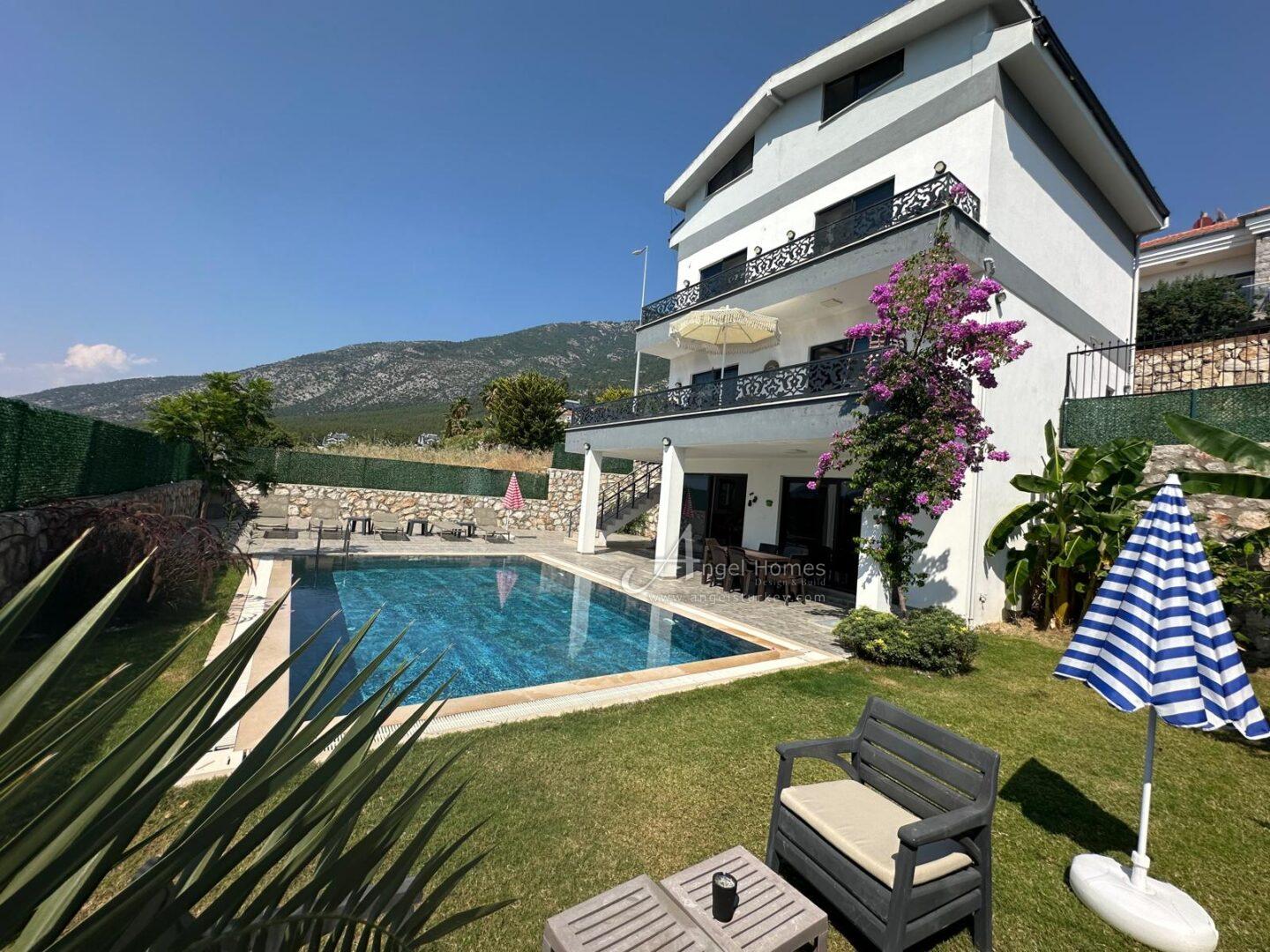 modern 4-bed villa in Ovacik