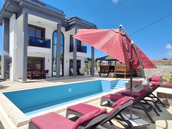 furnished 4-bedroom villa for sale in Ovacik