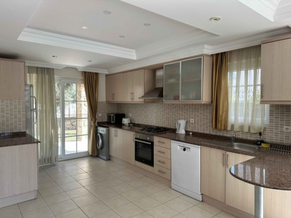 FURNISHED 3-BED DETACHED VILLA IN HISARONU – Private Pool & A Great Location