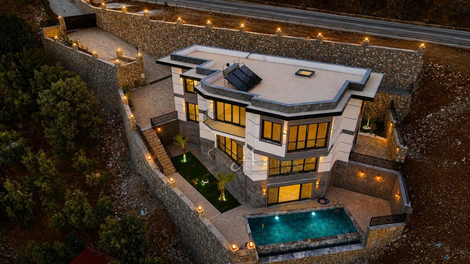 new 5-bed villa in Incirkoy