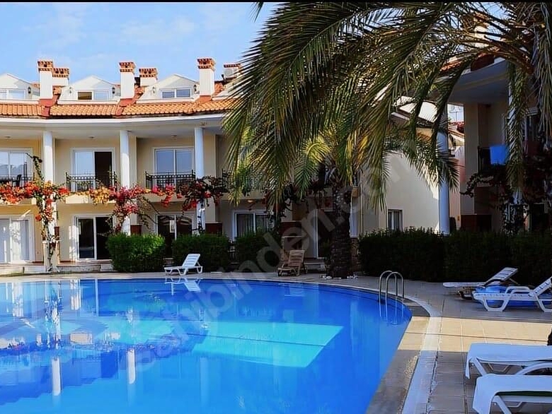 FURNISHED 3-BED TRIPLEX TOWNHOUSE IN YANIKLAR – A Site With Many Amenities