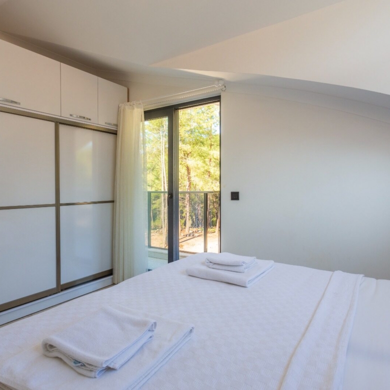 mobilyalı 4 yatak odalı villa