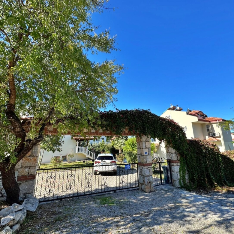 FURNISHED 3-BED DUPLEX IN OVACIK – Well Presented & Popular Site