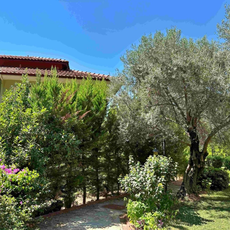 FURNISHED 2-BED GROUND-FLOOR APARTMENT IN OVACIK – Popular Site with Communal Facilities