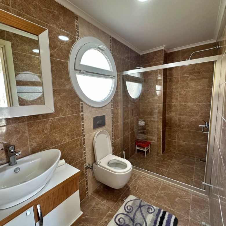 MODERN 4-BED VILLA IN LOWER OVACIK – Furnished, Pool & Parking