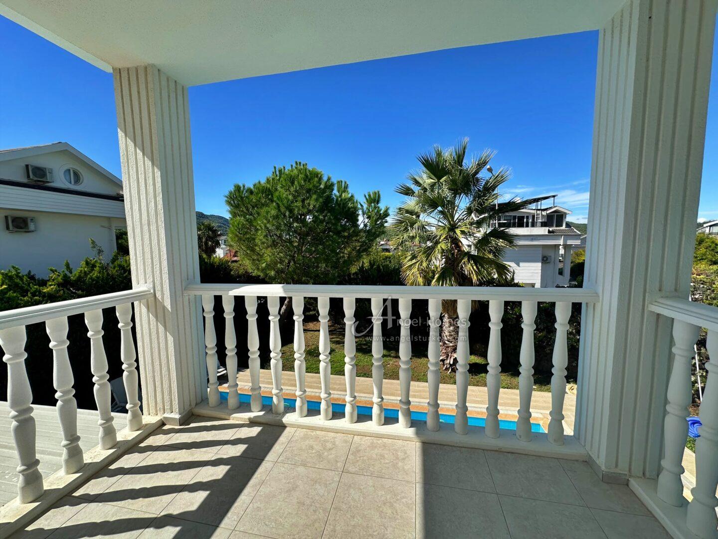 MODERN 4-BED VILLA IN LOWER OVACIK – Furnished, Pool & Parking