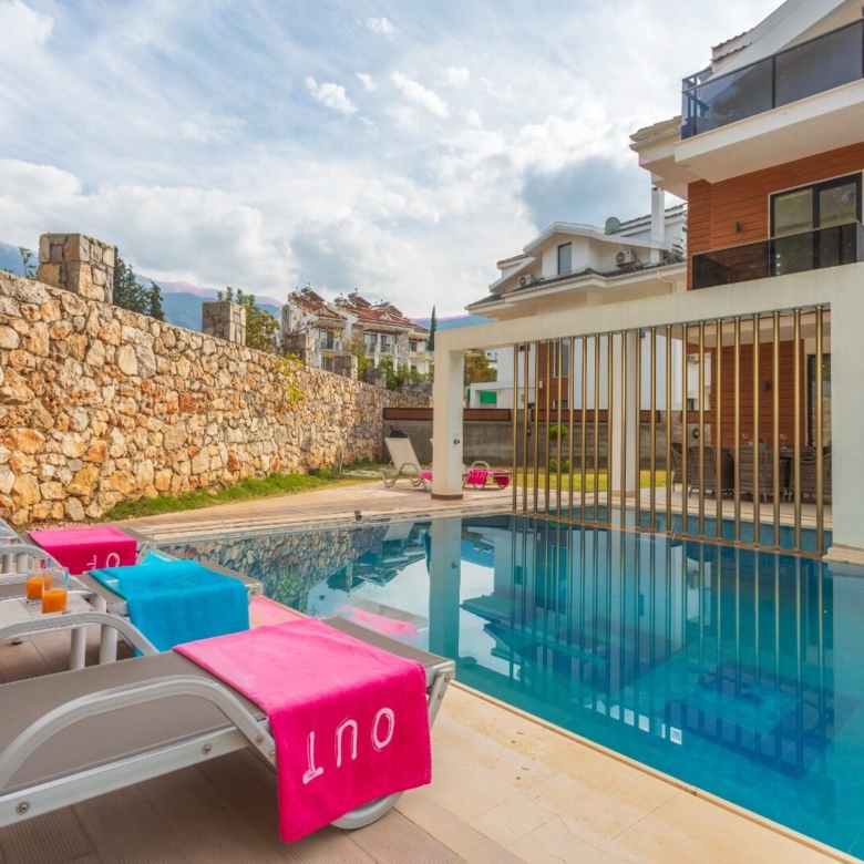 FURNISHED 4-BED VILLA IN HISARONU – Private Pool & Prime Location