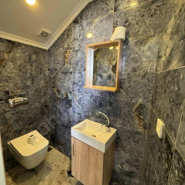 FURNISHED 3-BED TRIPLEX TOWNHOUSE IN YANIKLAR – A Site With Many Amenities