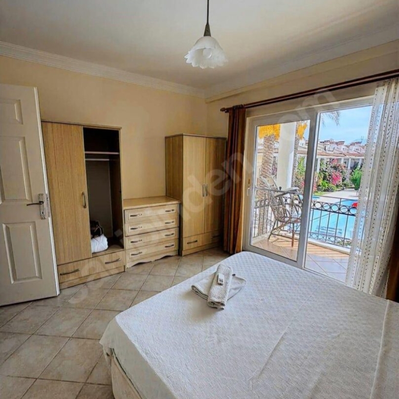 FURNISHED 3-BED TRIPLEX TOWNHOUSE IN YANIKLAR – A Site With Many Amenities