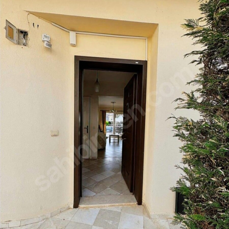FURNISHED 3-BED TRIPLEX TOWNHOUSE IN YANIKLAR – A Site With Many Amenities