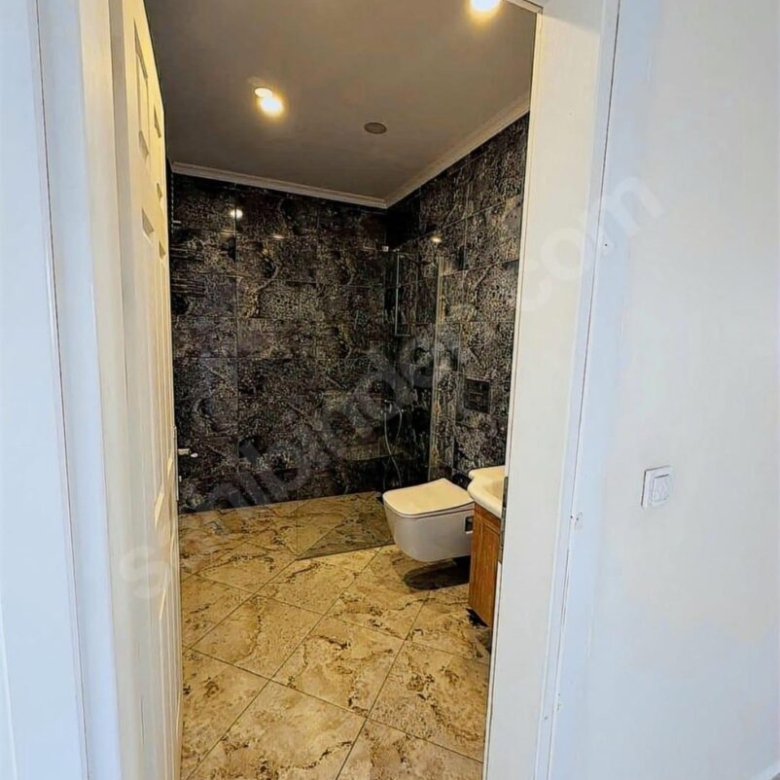 FURNISHED 3-BED TRIPLEX TOWNHOUSE IN YANIKLAR – A Site With Many Amenities