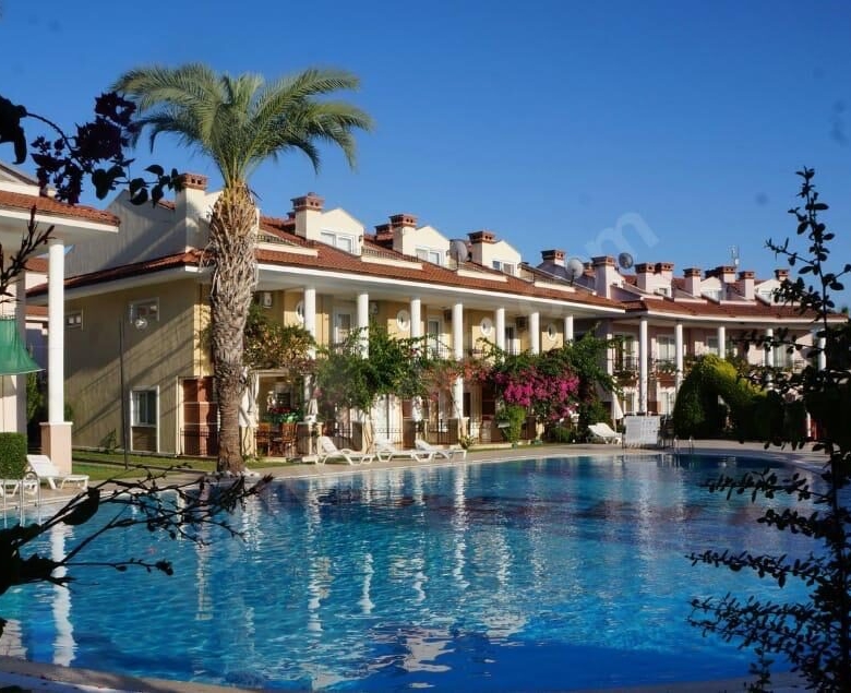 FURNISHED 3-BED TRIPLEX TOWNHOUSE IN YANIKLAR – A Site With Many Amenities
