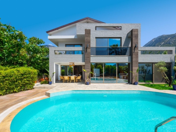 luxury 3-bed villa