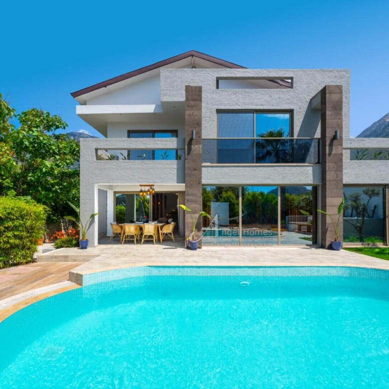 luxury 3-bed villa