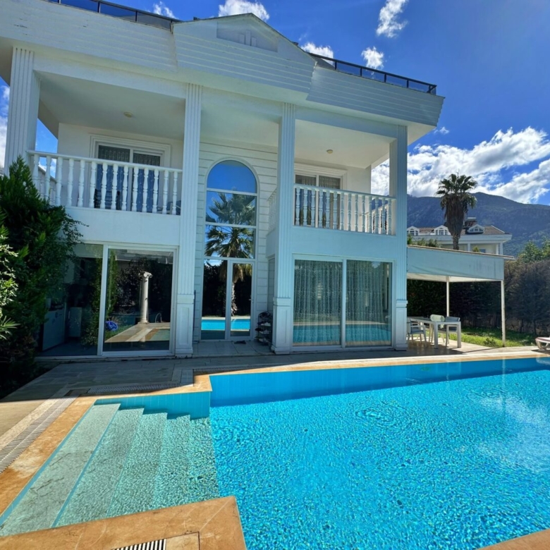 MODERN 4-BED VILLA IN LOWER OVACIK – Furnished, Pool & Parking