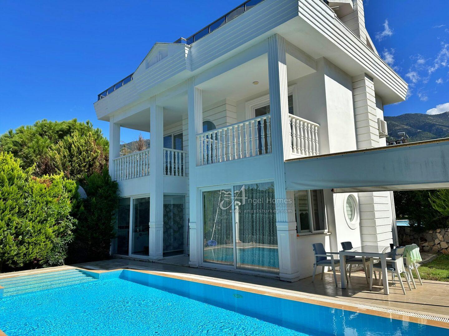 MODERN 4-BED VILLA IN LOWER OVACIK – Furnished, Pool & Parking
