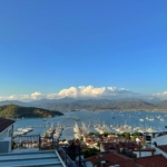 4-bed sea view apartment