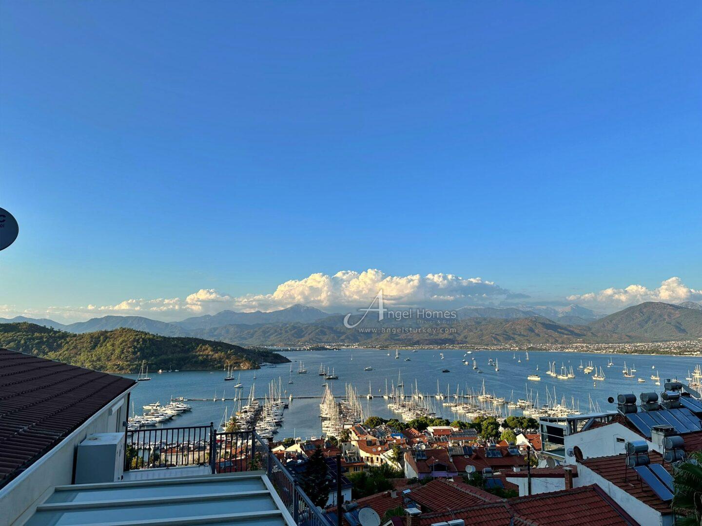 4-bed sea view apartment