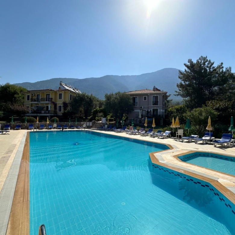 FURNISHED 2-BED GROUND-FLOOR APARTMENT IN OVACIK – Popular Site with Communal Facilities