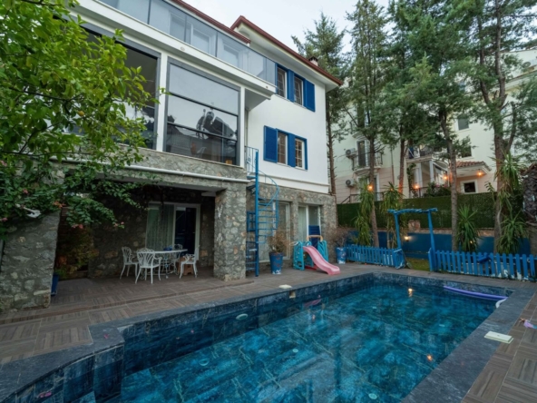 4-bed villa for sale in Tasyaka