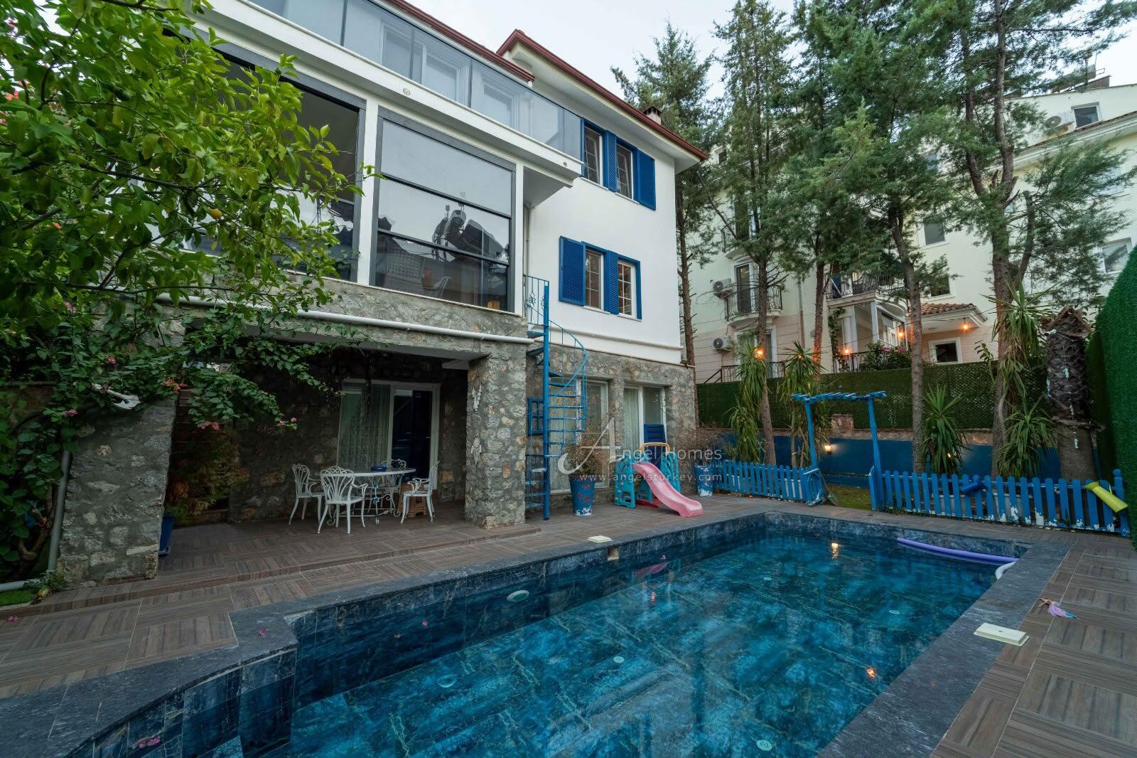 4-bed villa for sale in Tasyaka
