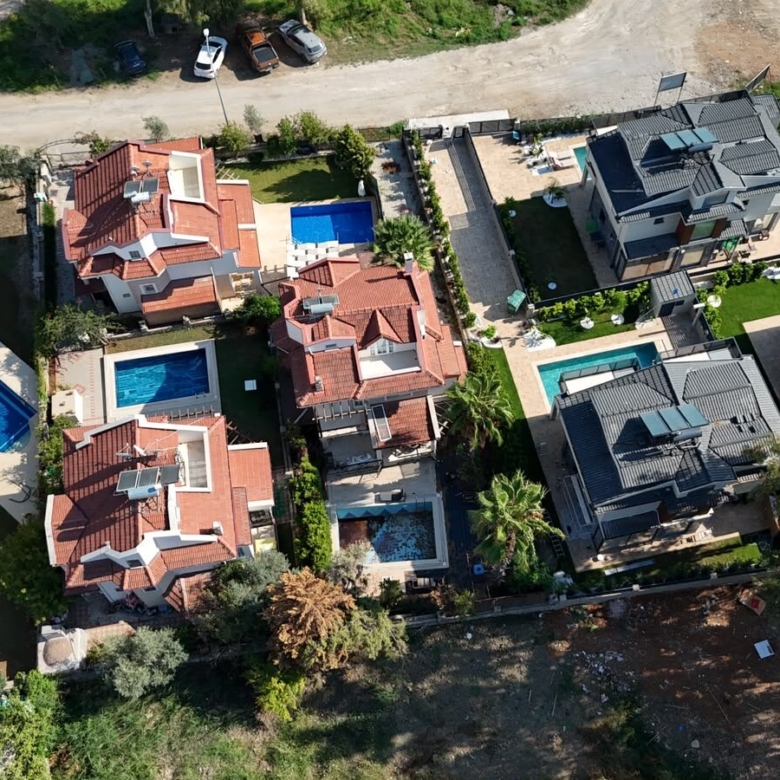 3-BED DETACHED VILLA IN CALIS – Private Pool & Garden