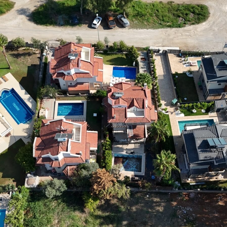 3-BED DETACHED VILLA IN CALIS – Private Pool & Garden