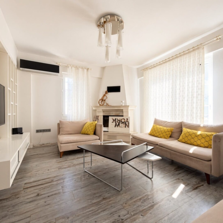 3-BED DETACHED VILLA IN CALIS – Private Pool & Garden