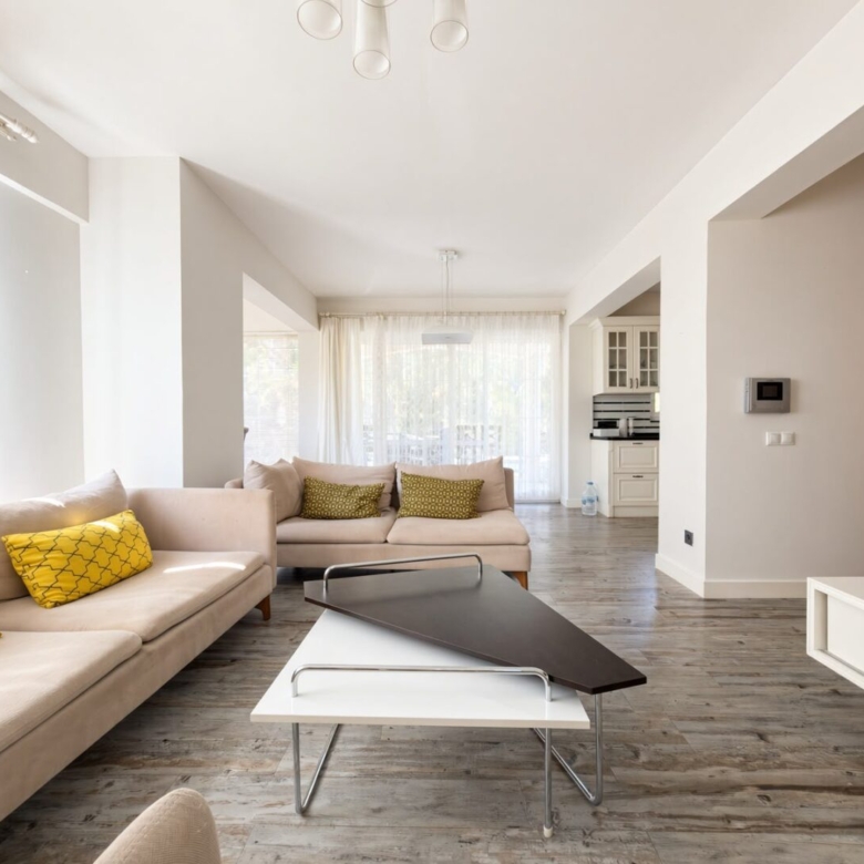 3-BED DETACHED VILLA IN CALIS – Private Pool & Garden