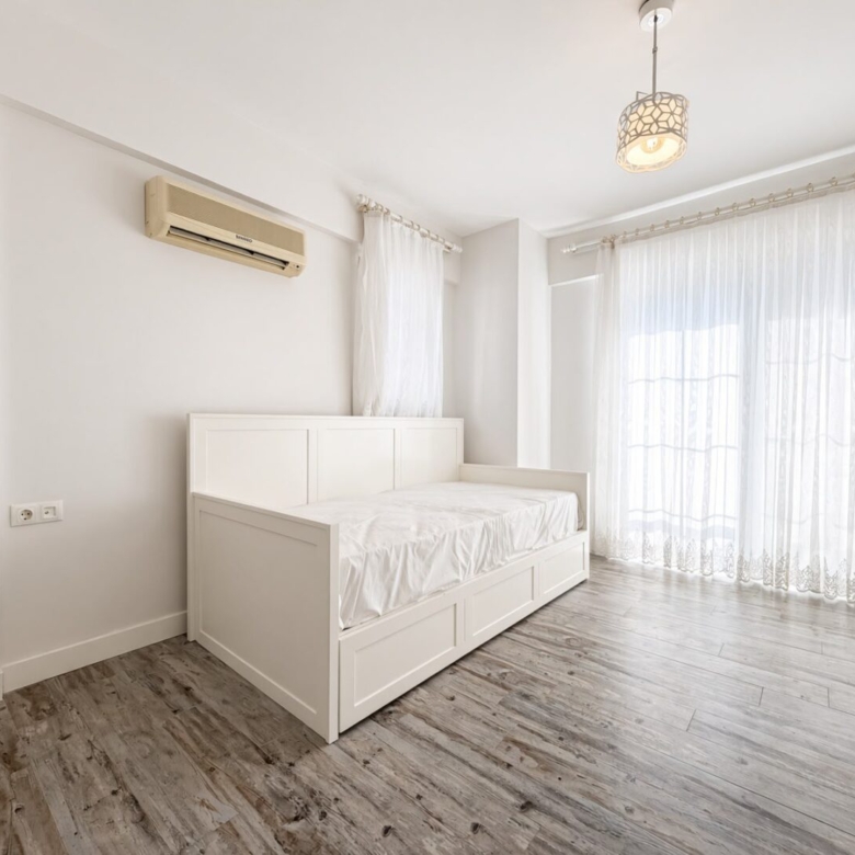 3-BED DETACHED VILLA IN CALIS – Private Pool & Garden