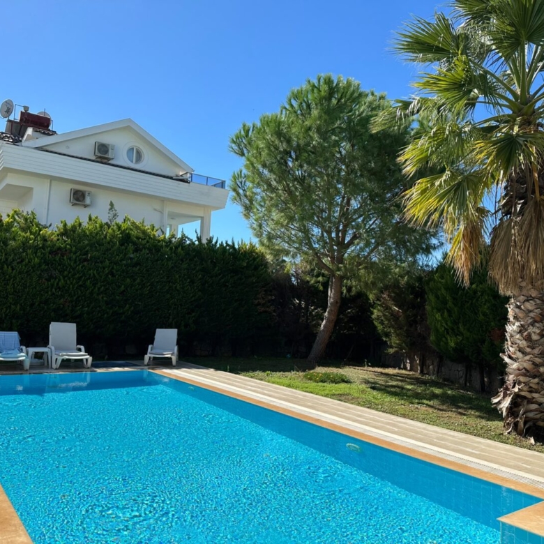 MODERN 4-BED VILLA IN LOWER OVACIK – Furnished, Pool & Parking
