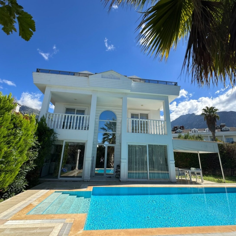 MODERN 4-BED VILLA IN LOWER OVACIK – Furnished, Pool & Parking