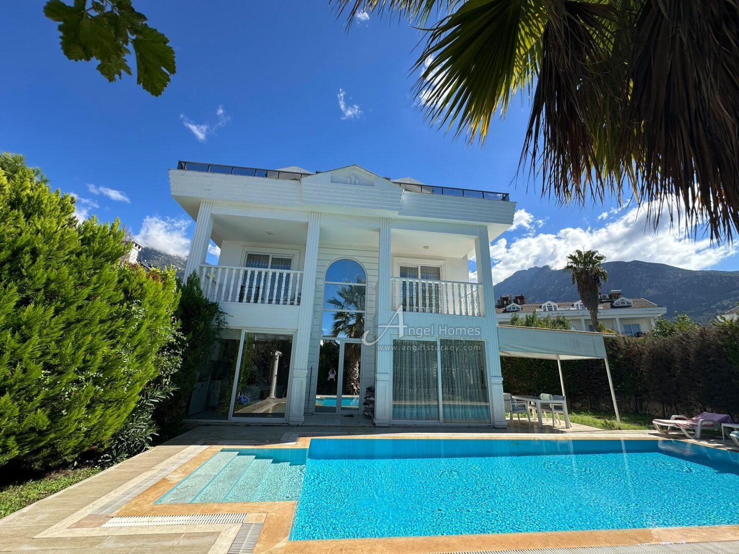 MODERN 4-BED VILLA IN LOWER OVACIK – Furnished, Pool & Parking