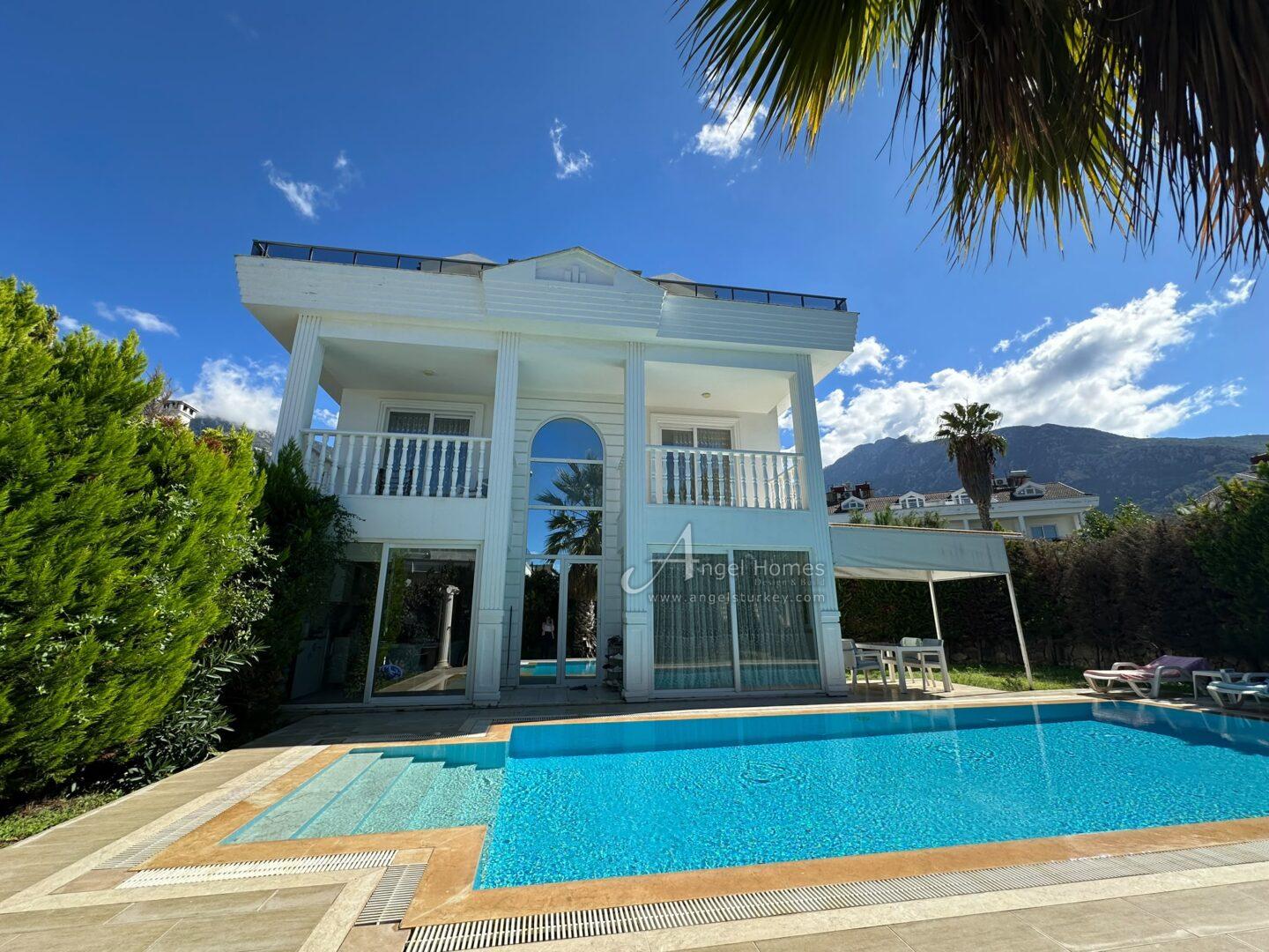modern 4-bed villa in lower ovacik