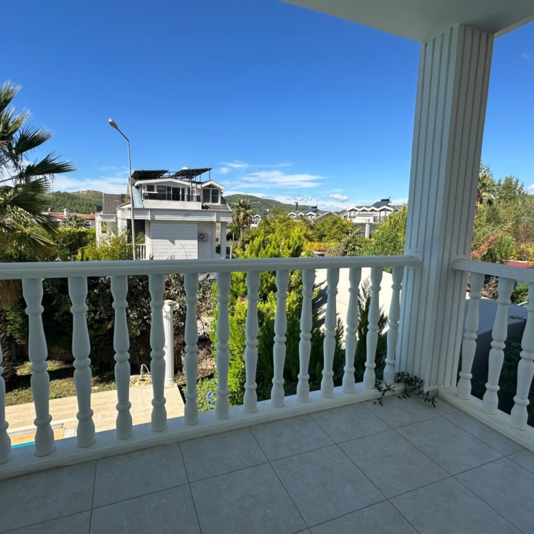 MODERN 4-BED VILLA IN LOWER OVACIK – Furnished, Pool & Parking